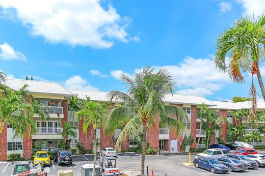 Residential complexes in Fort Lauderdale, Broward County