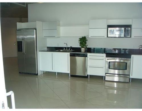 マイアミ, Miami-Dade Countyのアパートメント・コンプレックス