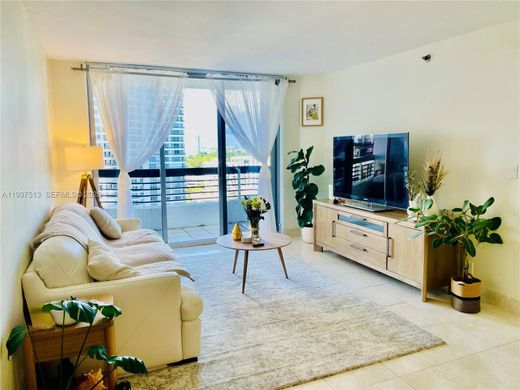 Жилой комплекс, Aventura, Miami-Dade County