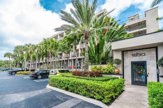 Residential complexes in West Palm Beach, Palm Beach