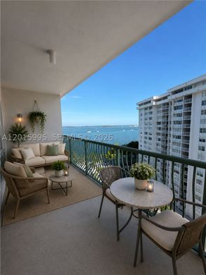 Kamienica w Miami, Miami-Dade County