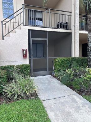 Residential complexes in Weston, Broward County