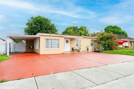 Villa in Hialeah, Miami-Dade County