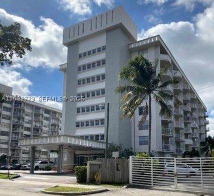 Complesso residenziale a North Miami Beach, Miami-Dade County