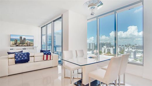 Residential complexes in Miami Beach, Miami-Dade