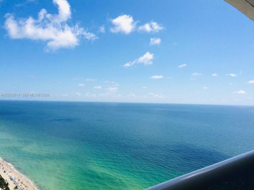 Residential complexes in Hallandale, Broward County