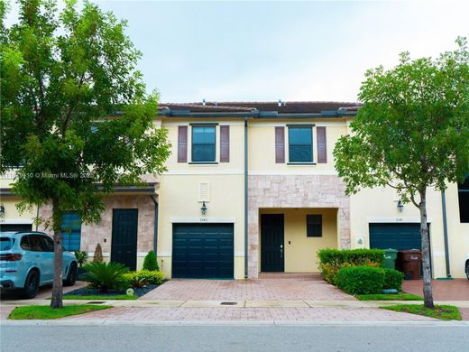 Townhouse in Hialeah, Miami-Dade