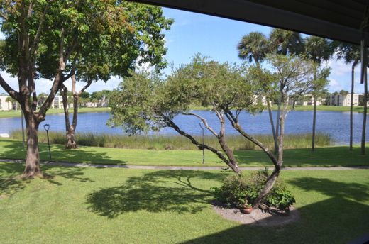 Residential complexes in Delray Beach, Palm Beach