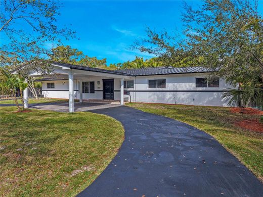 Villa Palmetto Bay, Miami-Dade County