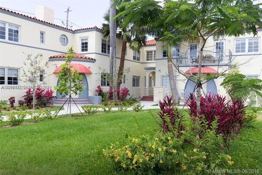 Residential complexes in Miami Beach, Miami-Dade