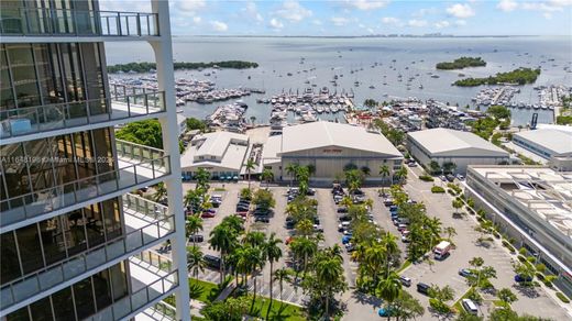 Kamienica w Miami, Miami-Dade County