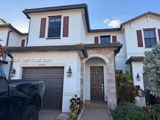 Willa w Hialeah, Miami-Dade County