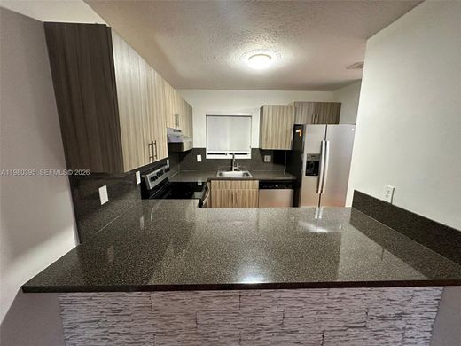 Residential complexes in Miami, Miami-Dade