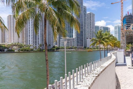 Complexes résidentiels à Miami, Comté de Miami-Dade