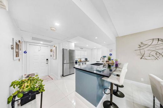 Residential complexes in Pompano Beach, Broward County
