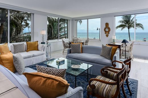 Residential complexes in Palm Beach, Florida