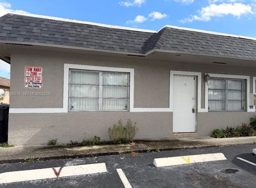 مجمع شقق ﻓﻲ Lauderdale Lakes, Broward County