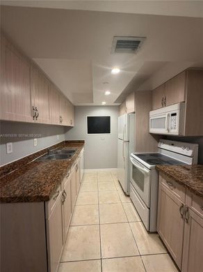 Kamienica w Sunny Isles Beach, Miami-Dade County
