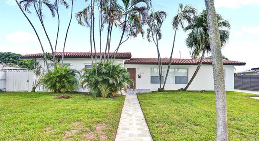 Villa in Hialeah, Miami-Dade