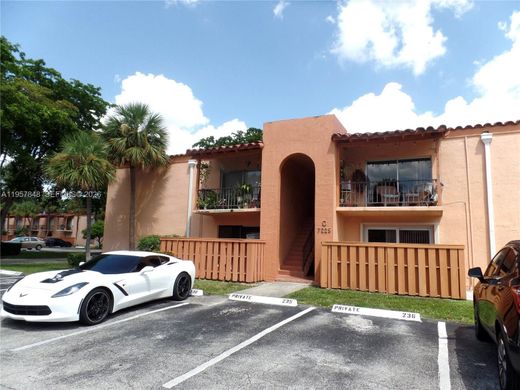 Komplex apartman Miami Lakes, Miami-Dade County