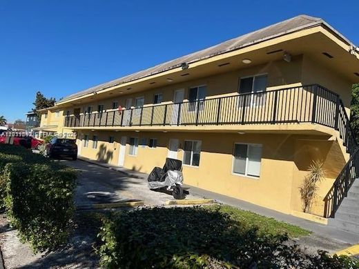 Complexes résidentiels à Hialeah, Comté de Miami-Dade