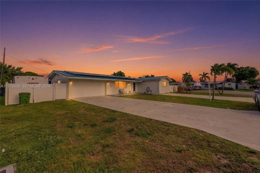 Villa in Pembroke Pines, Broward County