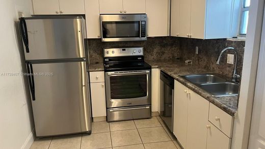 Sunrise, Broward Countyのアパートメント・コンプレックス