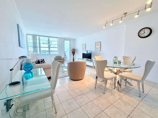 Complesso residenziale a Miami Beach, Miami-Dade County