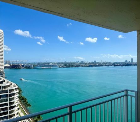 マイアミ, Miami-Dade Countyのアパートメント・コンプレックス