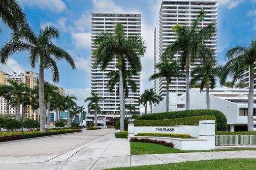 Residential complexes in West Palm Beach, Palm Beach