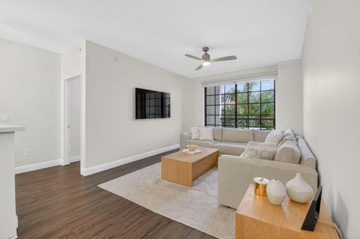 Residential complexes in Boca Raton, Palm Beach