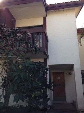 Townhouse in Pembroke Park, Broward County