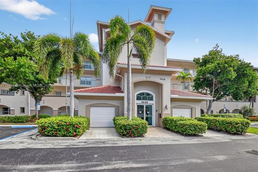 Residential complexes in Boynton Beach, Palm Beach