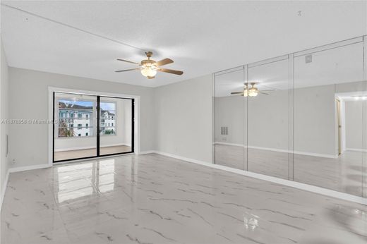 مجمع شقق ﻓﻲ Boca Raton, Palm Beach County