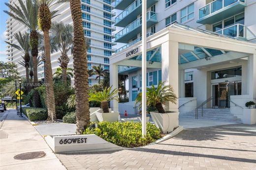 Residential complexes in Miami Beach, Miami-Dade