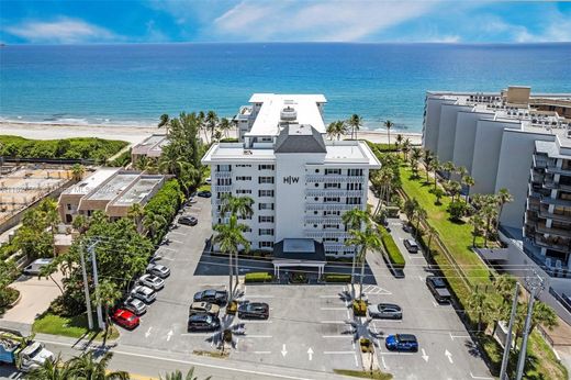 Residential complexes in Hillsboro Beach, Broward County