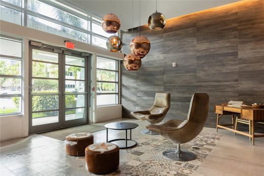 Residential complexes in Bay Harbor Islands, Miami-Dade