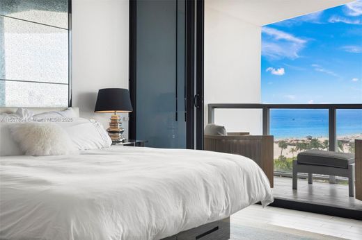 Residential complexes in Miami Beach, Miami-Dade