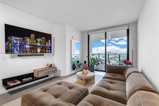 マイアミ, Miami-Dade Countyのアパートメント・コンプレックス