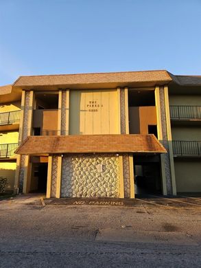 Residential complexes in Plantation, Broward County