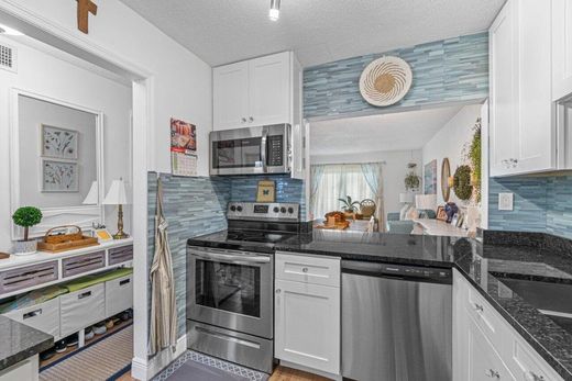 Wohnkomplexe in Lake Worth, Palm Beach County