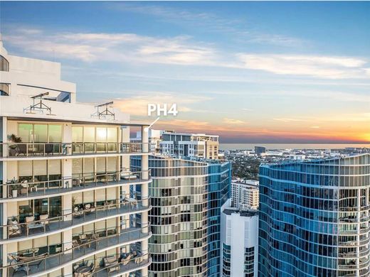 Residential complexes in Fort Lauderdale, Broward County