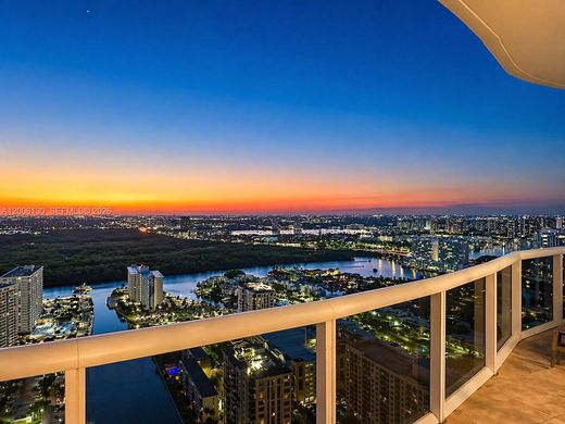 Kamienica w Sunny Isles Beach, Miami-Dade County