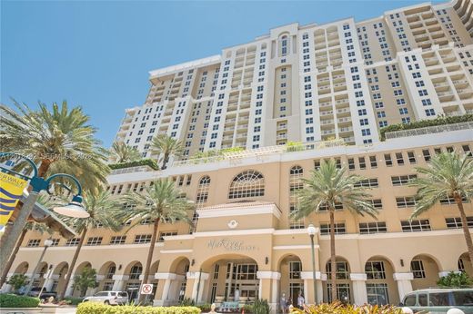 Residential complexes in Fort Lauderdale, Broward County