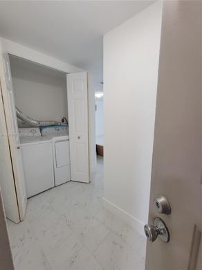 Kamienica w Doral, Miami-Dade County