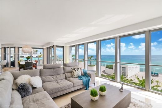Complexes résidentiels à Sunny Isles Beach, Comté de Miami-Dade