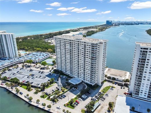 Residential complexes in Sunny Isles Beach, Miami-Dade