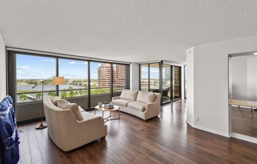 Residential complexes in West Palm Beach, Palm Beach