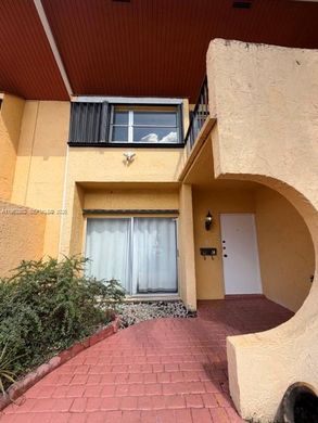 Townhouse in Miami, Miami-Dade