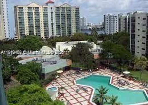 Residential complexes in Sunny Isles Beach, Miami-Dade